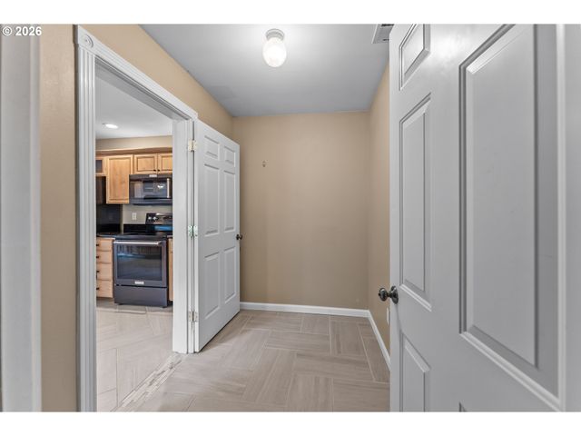 3257 Ne FOLLETT St, Roseburg, OR 97470