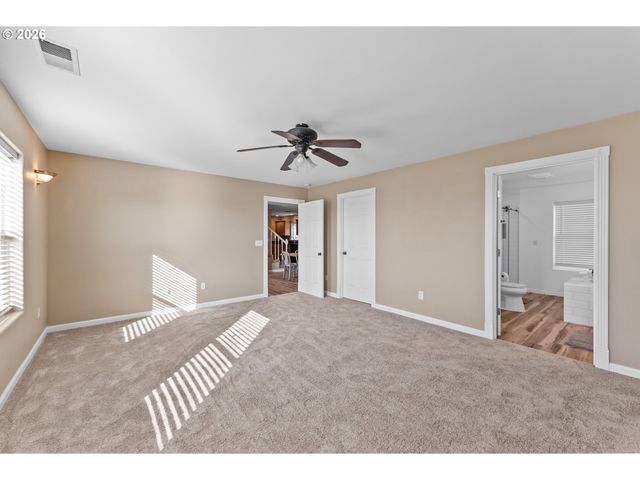 3257 Ne FOLLETT St, Roseburg, OR 97470