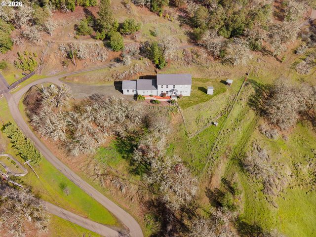 3257 Ne FOLLETT St, Roseburg, OR 97470