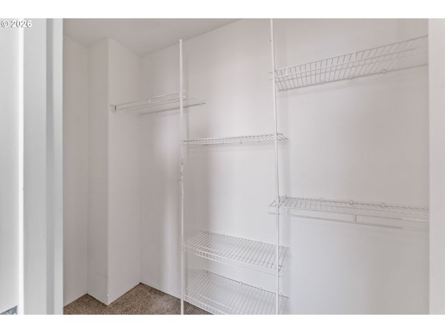 3257 Ne FOLLETT St, Roseburg, OR 97470