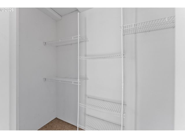 3257 Ne FOLLETT St, Roseburg, OR 97470