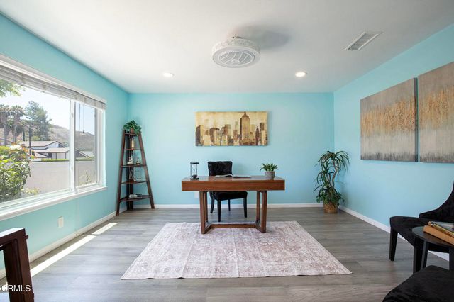 335 W Avenida De Las Flores, Thousand Oaks, CA 91360