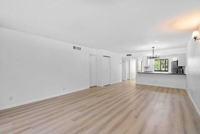 341 Lakeview Drive 203, Weston, FL 33326