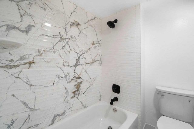 341 Lakeview Drive 203, Weston, FL 33326