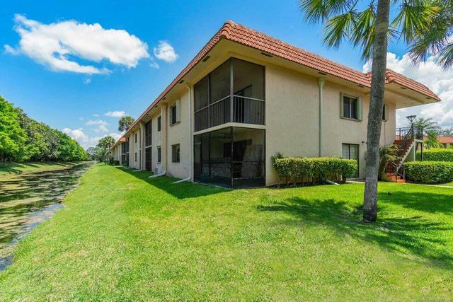 341 Lakeview Drive 203, Weston, FL 33326
