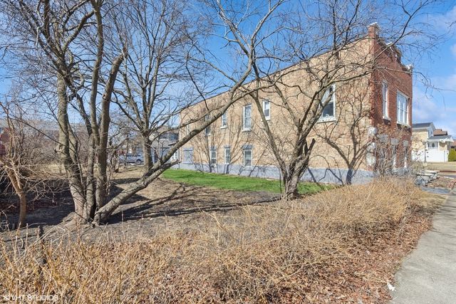 4332 Amelia Avenue, Lyons, IL 60534