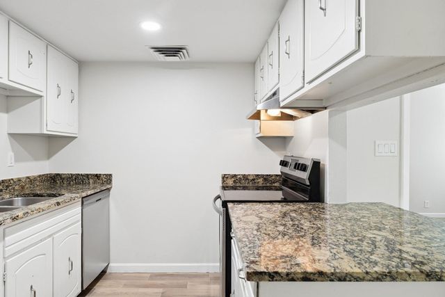 6816 N 35th Avenue F, Phoenix, AZ 85017