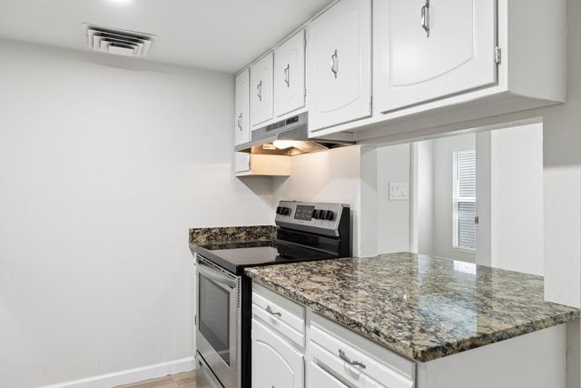 6816 N 35th Avenue F, Phoenix, AZ 85017