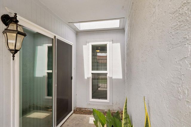 6816 N 35th Avenue F, Phoenix, AZ 85017