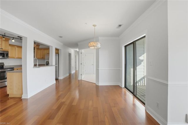 1 Sandy Point Ln Unit 218, Chesapeake, VA 23320