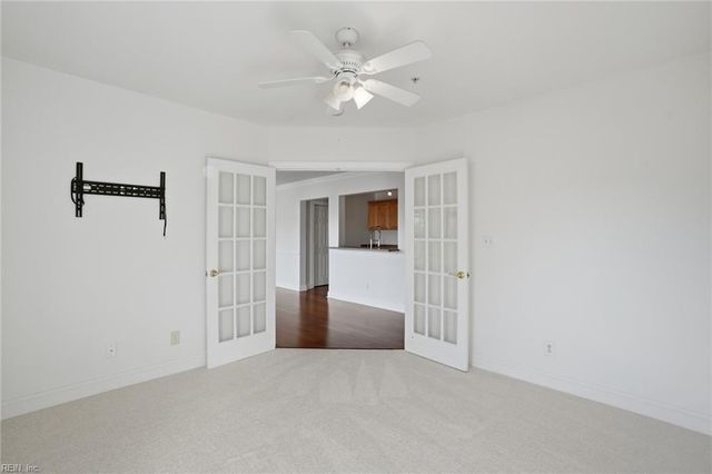 1 Sandy Point Ln Unit 218, Chesapeake, VA 23320