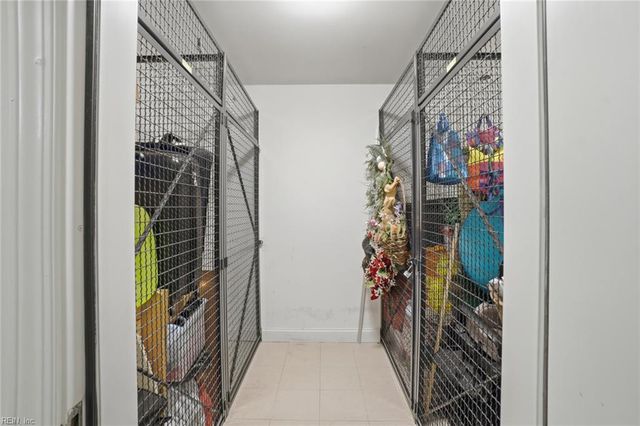 1 Sandy Point Ln Unit 218, Chesapeake, VA 23320