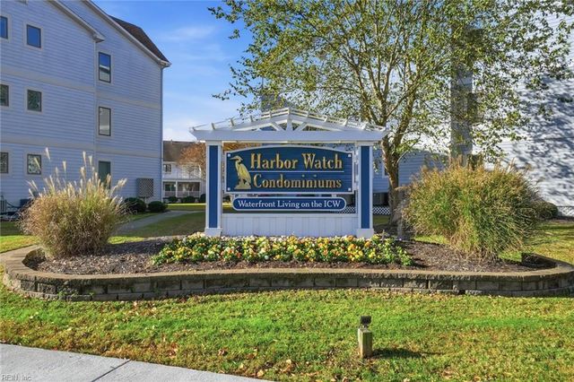 1 Sandy Point Ln Unit 218, Chesapeake, VA 23320