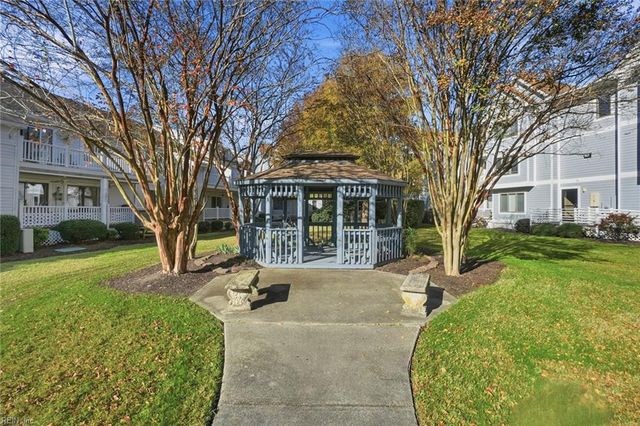 1 Sandy Point Ln Unit 218, Chesapeake, VA 23320