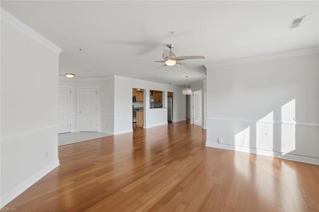 1 Sandy Point Ln Unit 218, Chesapeake, VA 23320