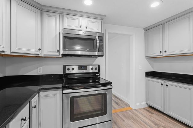 20 Highland Lane, Manchester, NH 03109