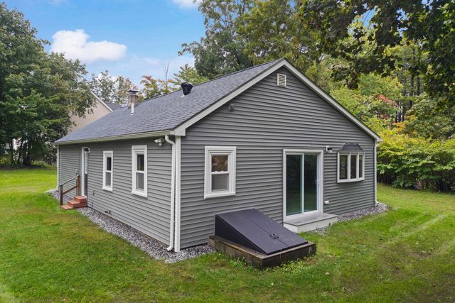 20 Highland Lane, Manchester, NH 03109