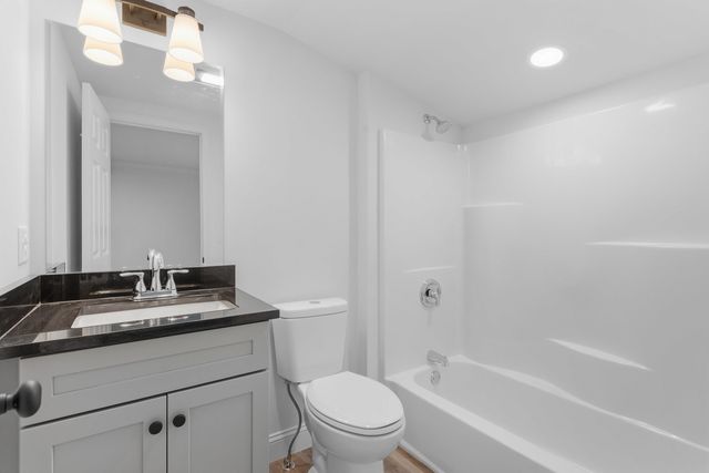 20 Highland Lane, Manchester, NH 03109