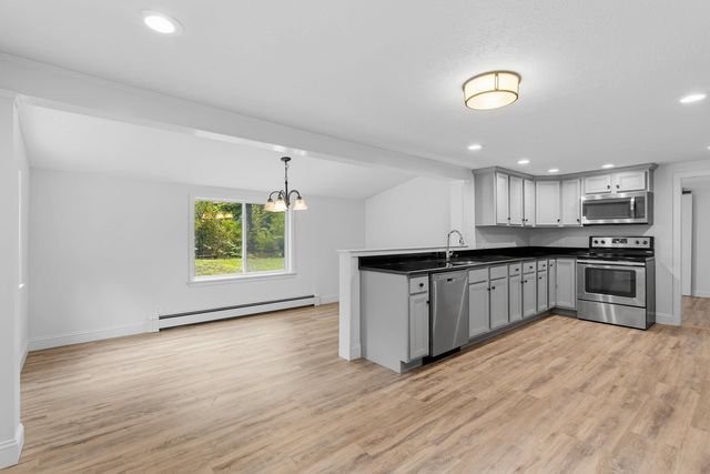 20 Highland Lane, Manchester, NH 03109