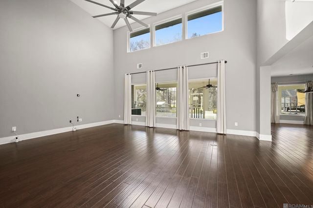 10573 Shadowlake Dr, Geismar, LA 70734