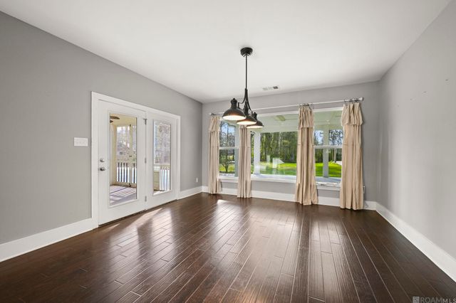 10573 Shadowlake Dr, Geismar, LA 70734