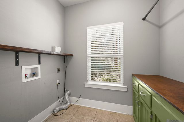 10573 Shadowlake Dr, Geismar, LA 70734