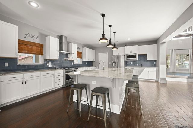 10573 Shadowlake Dr, Geismar, LA 70734