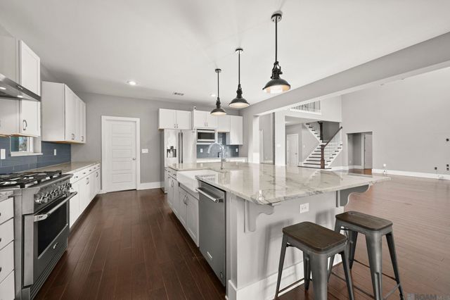 10573 Shadowlake Dr, Geismar, LA 70734