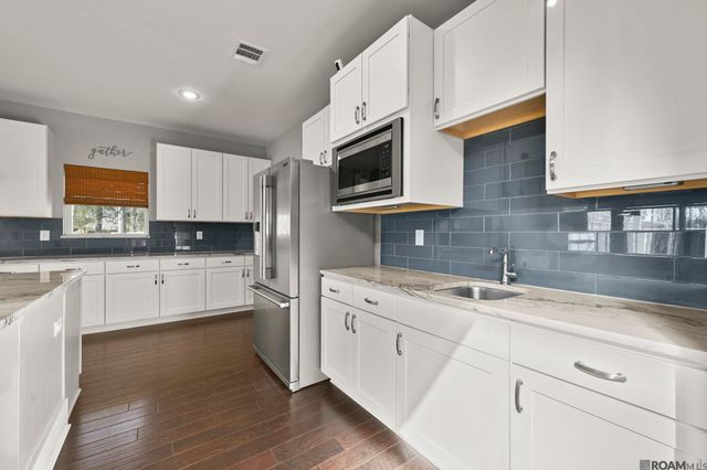 10573 Shadowlake Dr, Geismar, LA 70734