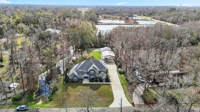 10573 Shadowlake Dr, Geismar, LA 70734