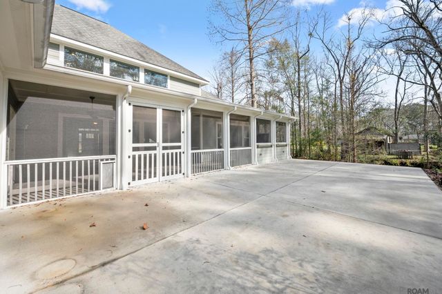 10573 Shadowlake Dr, Geismar, LA 70734