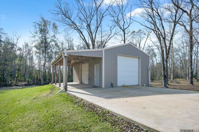 10573 Shadowlake Dr, Geismar, LA 70734