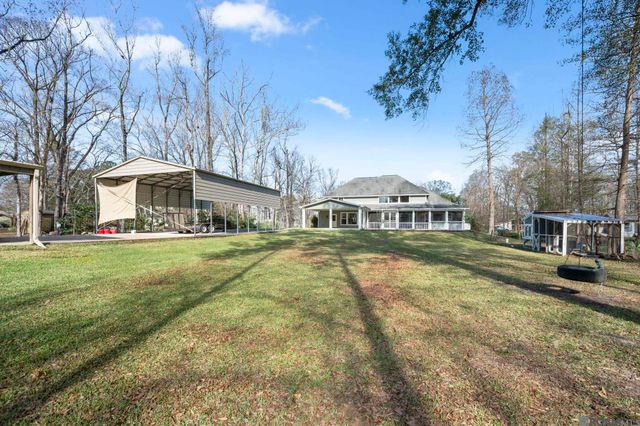 10573 Shadowlake Dr, Geismar, LA 70734