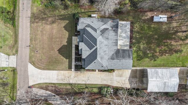 10573 Shadowlake Dr, Geismar, LA 70734