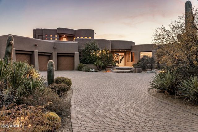 11077 E CINDER CONE Trail, Scottsdale, AZ 85262