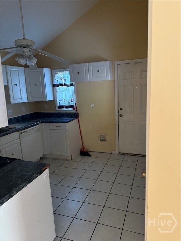 Image 6 of property listing at 632 W 31st Street, Savannah, GA 31415