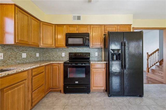 470 TRANT Street, Edwardsville, KS 66111