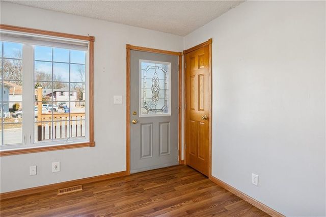 470 TRANT Street, Edwardsville, KS 66111