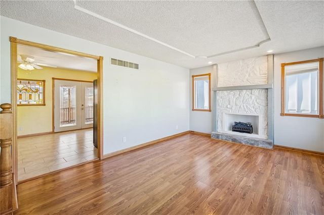 470 TRANT Street, Edwardsville, KS 66111