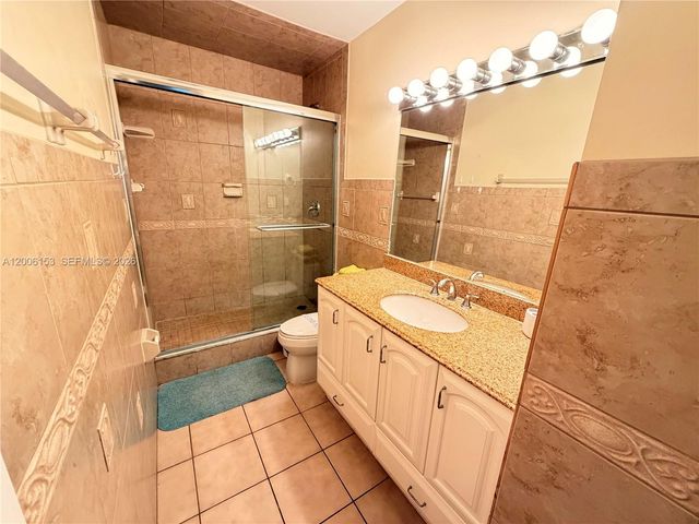 1520 Mckinley Street 210E, Hollywood, FL 33020