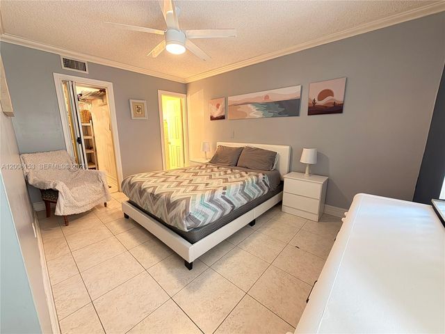 1520 Mckinley Street 210E, Hollywood, FL 33020