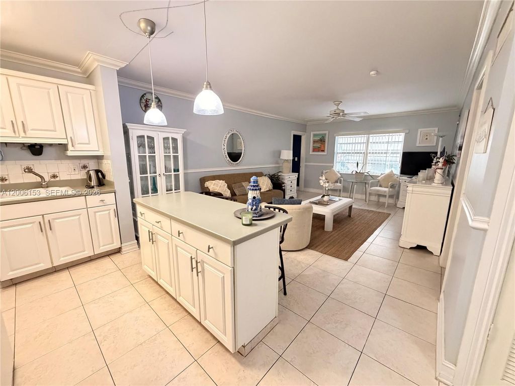 1520 Mckinley Street 210E, Hollywood, FL 33020