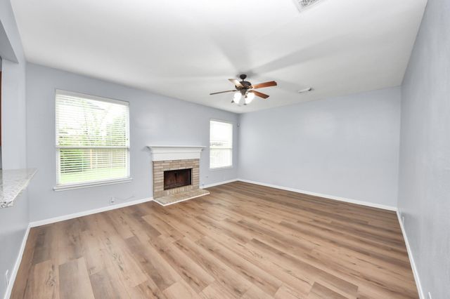 9002 Sundown Drive, Pearland, TX 77584