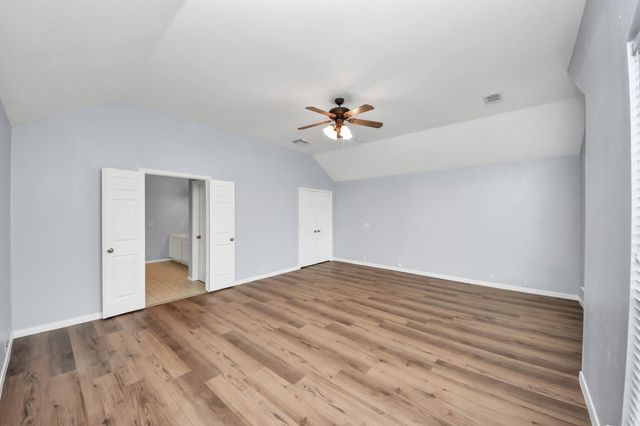 9002 Sundown Drive, Pearland, TX 77584