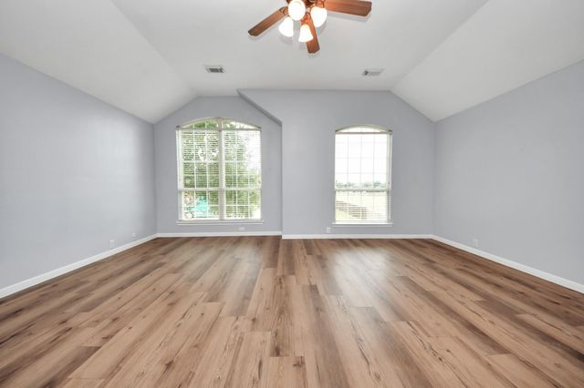 9002 Sundown Drive, Pearland, TX 77584