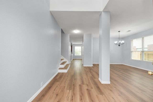 9002 Sundown Drive, Pearland, TX 77584