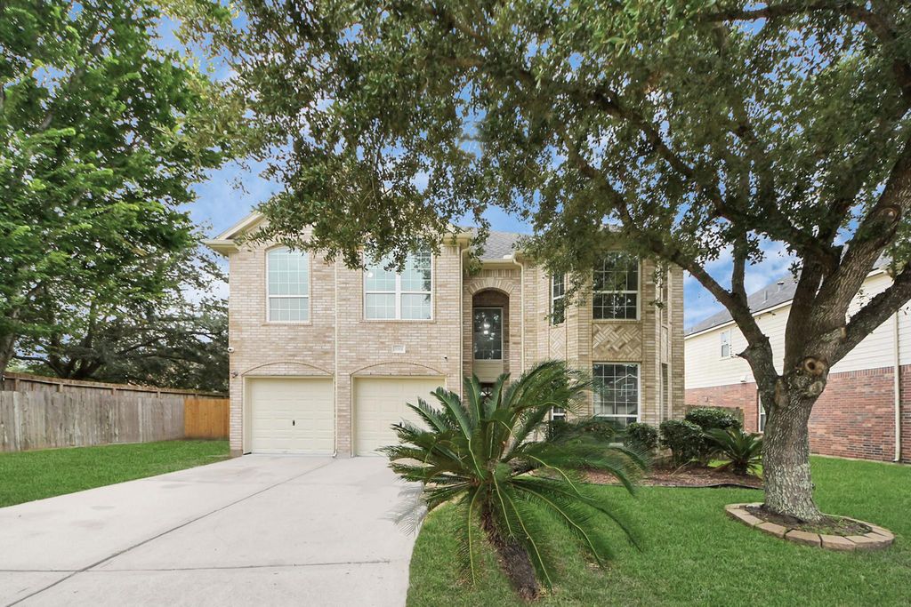 9002 Sundown Drive, Pearland, TX 77584