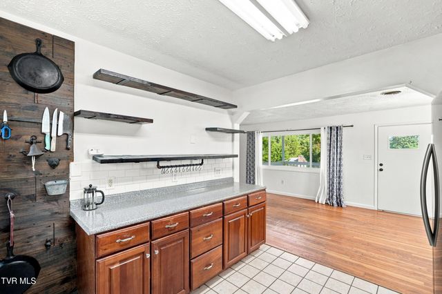 212 Hilltop Drive, Bristol, VA 24202