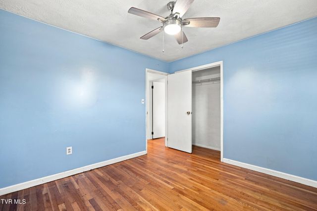 212 Hilltop Drive, Bristol, VA 24202