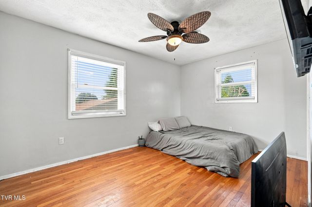 212 Hilltop Drive, Bristol, VA 24202
